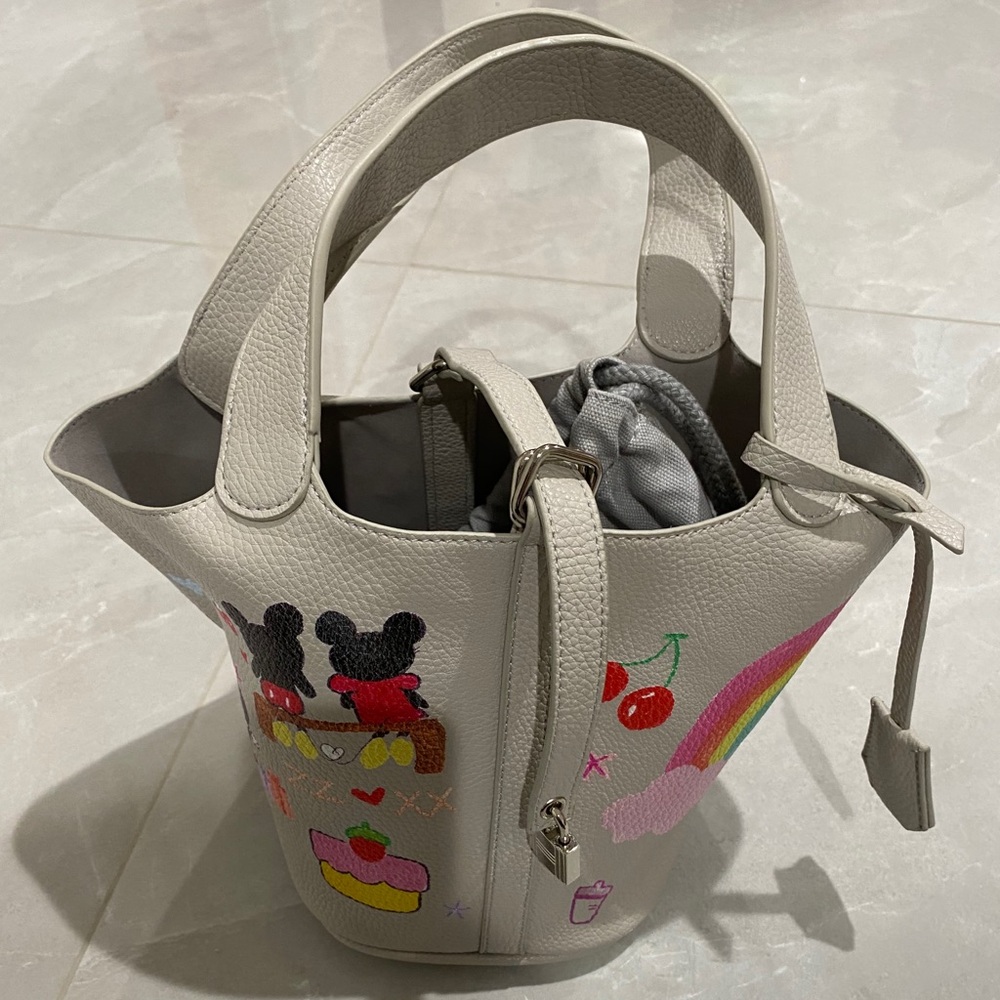 Cute gray bucket bag